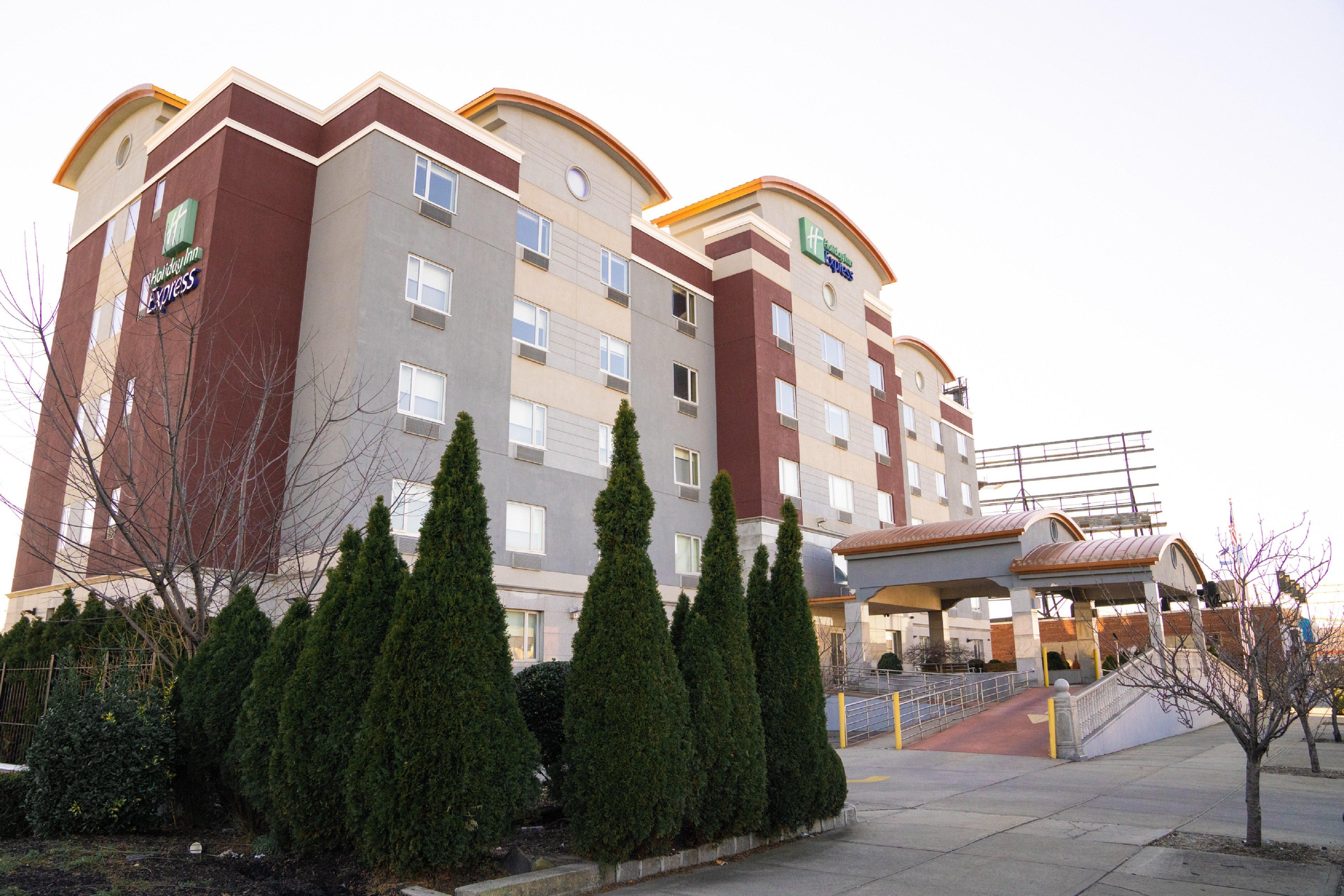 Holiday Inn Express Maspeth By Ihg New York Dış mekan fotoğraf