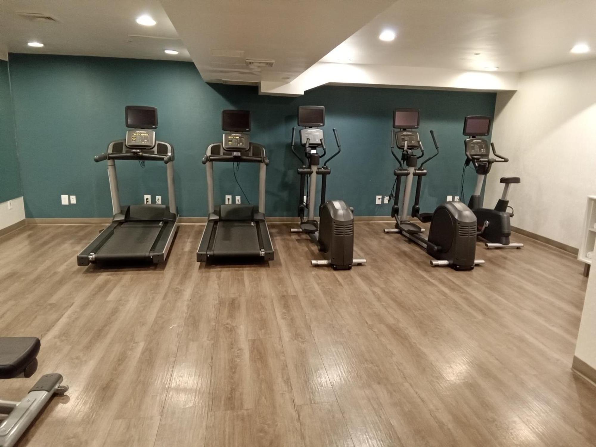 Holiday Inn Express Maspeth By Ihg New York Dış mekan fotoğraf