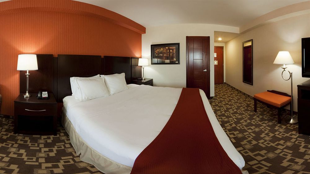 Holiday Inn Express Maspeth By Ihg New York Dış mekan fotoğraf