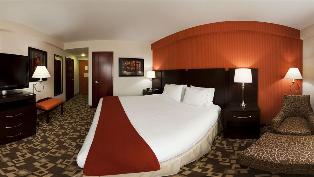 Holiday Inn Express Maspeth By Ihg New York Dış mekan fotoğraf